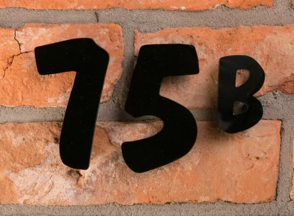 15 huisnummer bord zwart