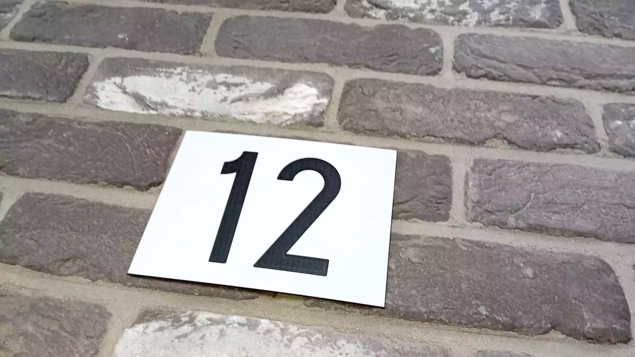 Huisnummerbord Standaard kunststof gegraveerd NEN-1774 - Afbeelding 3